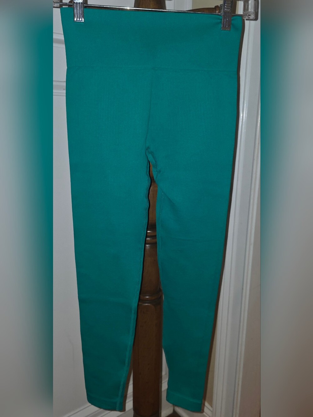 High-Rise Ribbed, Seamless Leggings in Teal. 7/8 Length NWOT!!!